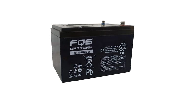 Batería 12-12AGMVE de la gama de Tracción Ligera de FQS Battery, con tecnología AGM, especial para vehículos eléctricos.