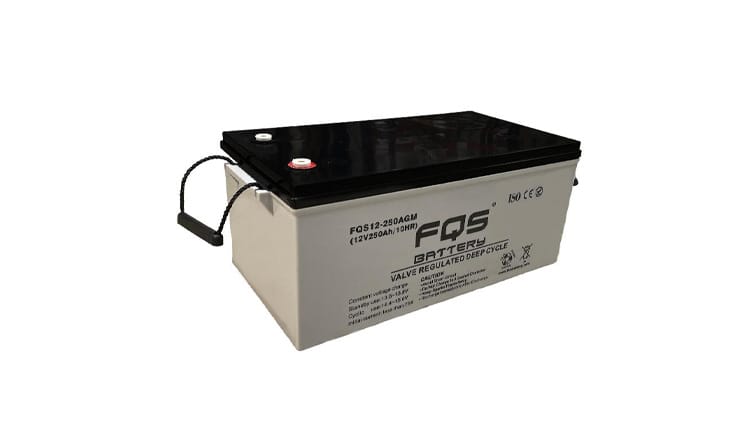 Batería 12-250AGM de la gama de Tracción Ligera de FQS Battery, con tecnología AGM.